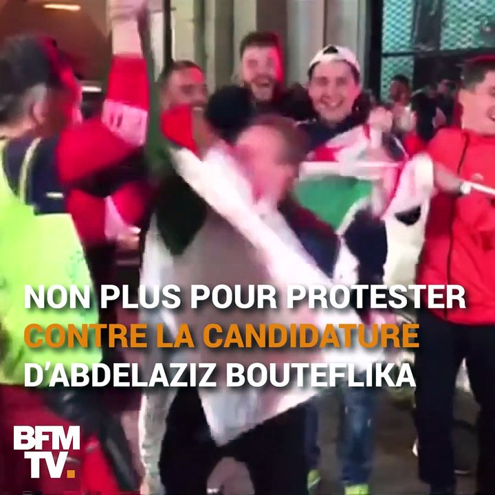 Les Algériens célèbrent la non-candidature d'Abdelaziz Bouteflika