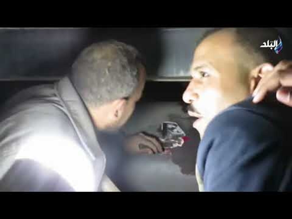 علي مسئوليتي - لحظة إحباط تهريب 915 طربة «حشيش» تم إخفائها داخل تنك سري بشاحنة فى ميناء نويبع البحري