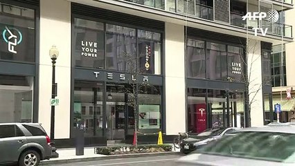 Tesla mantém lojas físicas