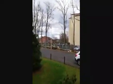 Vientos destructivos azotan Europa provocan colapso de arboles anuncios marejadas tormentas