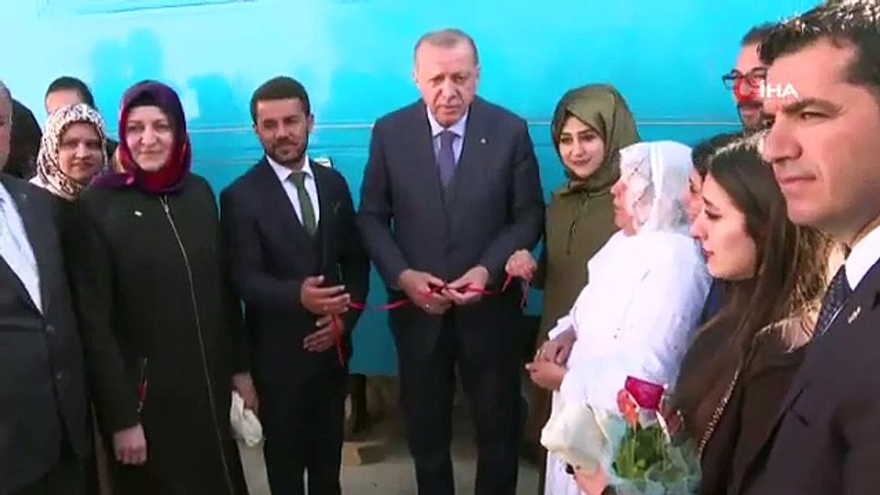 Cumhurbaşkanı Erdoğan, Şırnak’ta Genç Çiftin Nişan Yüzüklerini Taktı