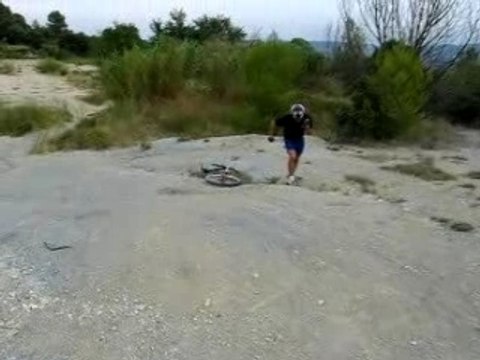 Grosse gamelle (video gag, st Comes, vtt, vélo cassé)