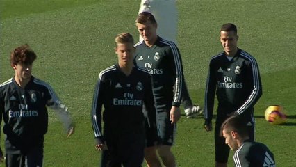 Real - Dhorasoo : "Zidane peut vite calmer le vestiaire, les supporters et les médias"