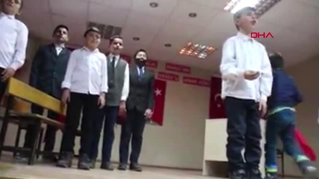 Ardahan Afgan Niloufar İstiklal Marşını Gözyaşları İçinde Okudu