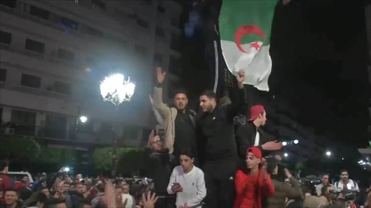 مظاهرات بالجزائر رافضة قرارات بوتفليقة