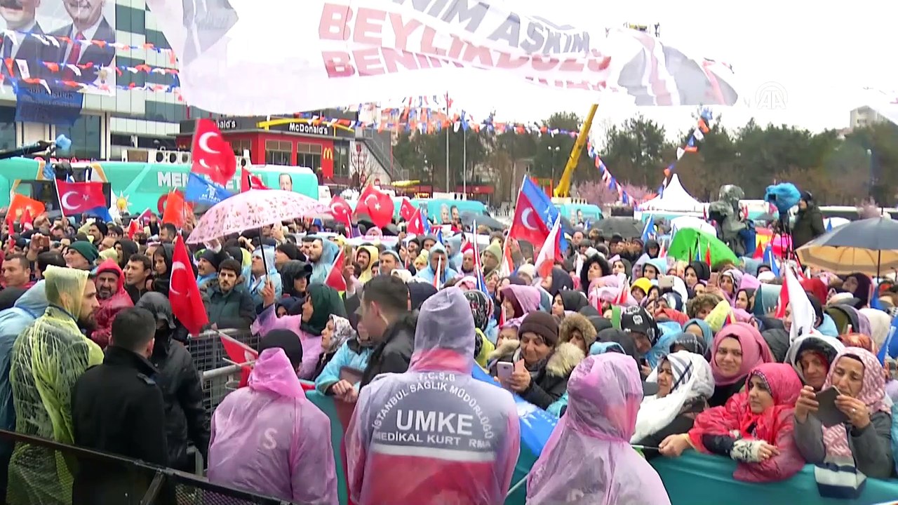 Binali Yıldırım: Bizleri seçimden seçime vatandaşın yanına gidenlerle kimse karıştırmasın - İSTANBUL