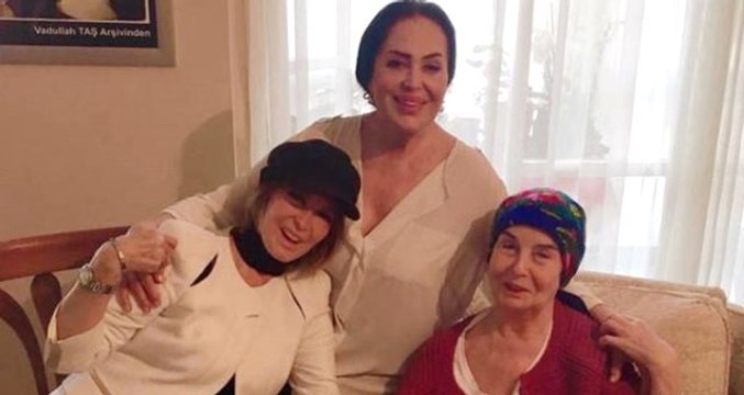 Filiz Akın ve Türkan Şoray, Beyin Ameliyatı Olan Fatma Girik'i Ziyaret Etti