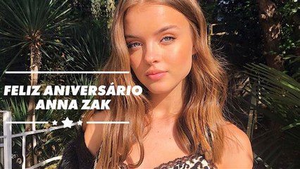 A sensação da Internet Anna Zak está fazendo 18 anos
