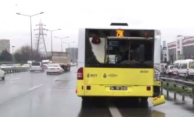 Küçükçekmece'de Midibüs Halk Otobüsüne Çarptı: 2 Yaralı