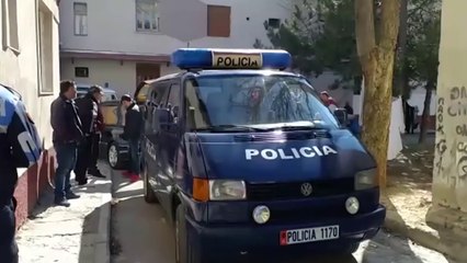 “DËRGO NJERËZ SE VRAVA NËNËN”, TELEFONATA E 50 VJEÇARIT PAS KRIMIT