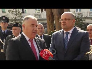 Ora News - Në Tiranë kujtohet Adem Jashari