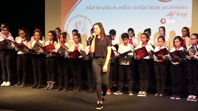 10 yaşındaki Koreli öğrenci İstiklal Marşını ezbere okudu, katılımcılar duygulu anlar yaşadı