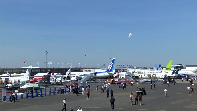 UE suspende todas las operaciones del Boeing 737 MAX