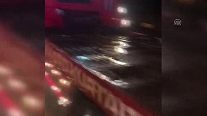 Minibüs İki Otomobile Çarptı: 21 Yaralı