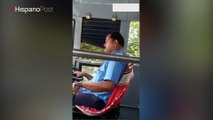 Pilló al chófer del autobús en el viajaba quedándose dormido mientras conducía