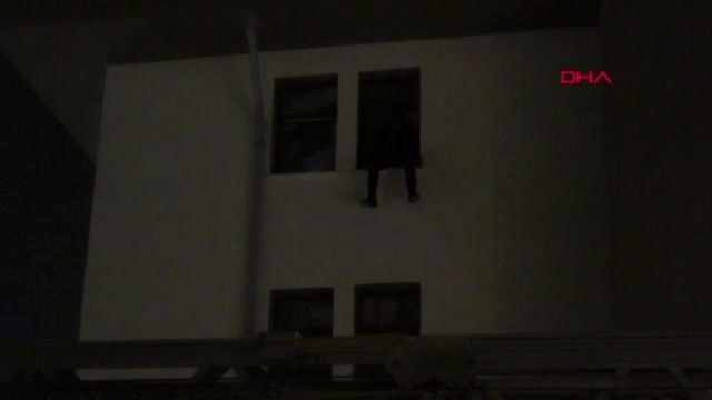 Manisa Müzakereci Polis 3 Dakikada İntihardan Vazgeçirdi