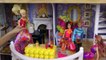 Barbie - Princesse Alexa de la Partie . Invités: Romy, la sirène, Nori, la fée et le prince Kieran