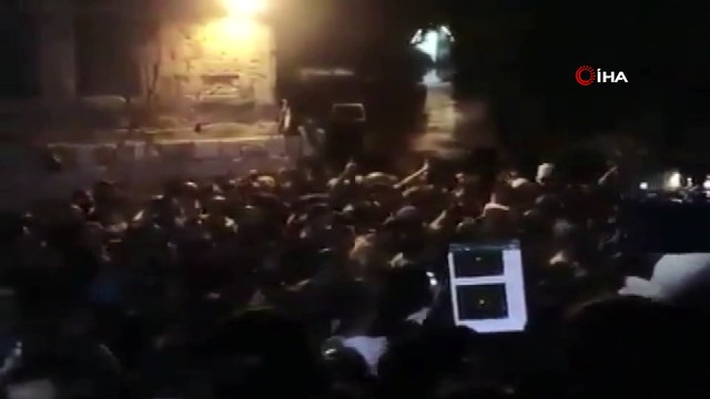 Filistinliler, Mescid-i Aksa'nın İbadete Kapatılmasını Protesto Etti