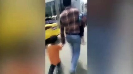 Camideki Mesaisini Bitirip Aracına Binen Dilenci, Görenleri Şaşkına Çevirdi