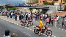احتجاجات بفنزويلا ضد انقطاع التيار الكهربائي
