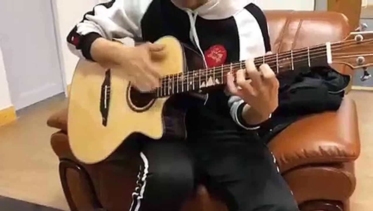 36 inch Vinida Acoustic Guitar 3