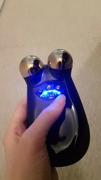 NuFace facial lifting device and antiaging and facial toning device anti sagging and lose fat around jawline device