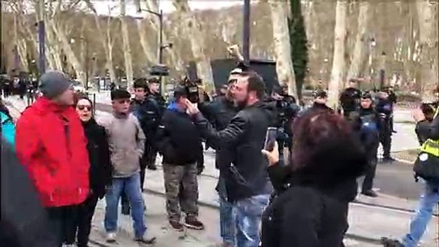 Visite de Christophe Castaner à Besançon : les Gilets jaunes repoussés à plusieurs centaines de mètres du commissariat