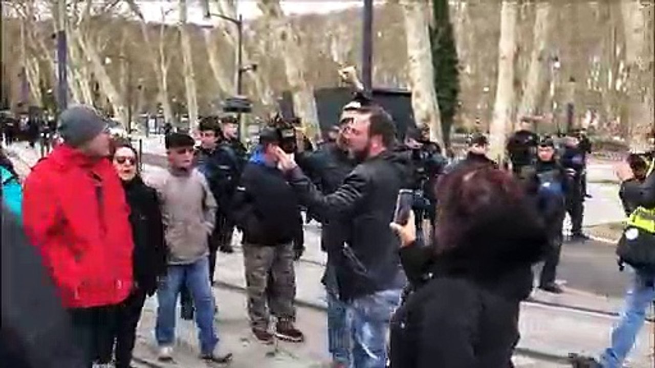 Visite de Christophe Castaner à Besançon : les Gilets jaunes repoussés à plusieurs centaines de mètres du commissariat
