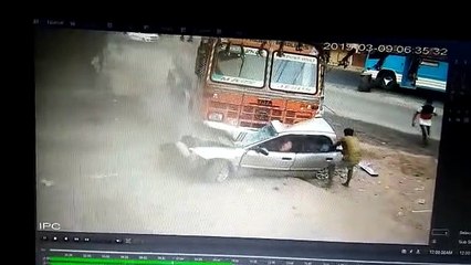 Live road accident caught on cctv camera kerala