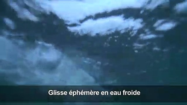 Une planche de surf en glace: glisse éphémère au cercle arctique