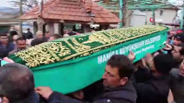 Bu acıya yürek dayanmaz...Görevli olarak gittiği kaza yerinde ölen kişinin oğlu olduğunu gören polis memuru babanın en zor günü