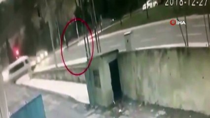 Ağabeyinin ölümüne neden olan şahıs serbest kalınca sosyal medyadan yardım istedi...Kaza anı kamerada