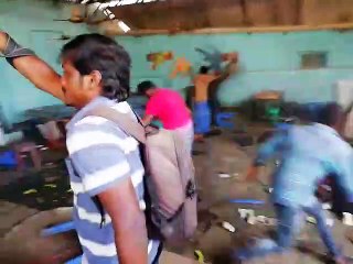 பார் நாகராஜ் மது பான பாரை அடித்து நொறுக்கி மக்கள் ஆவேசம்-வீடியோ