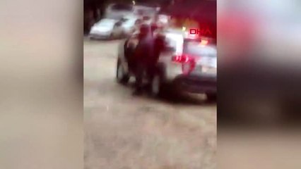 Dha Dış - Polisin Silahını Almaya Çalışan Şüpheli Vuruldu