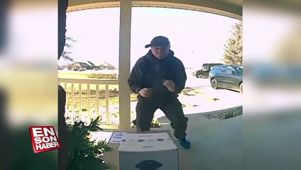 Paket bıraktığı evin önündeki kameraya dans eden kargocu