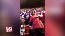 Sertab Erener konserine gelen Ahmet Kural'ı öptü