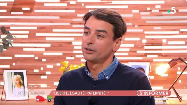 La maison des maternelles : Julian Bugier se confie sur la mort de son père 13/03/2019