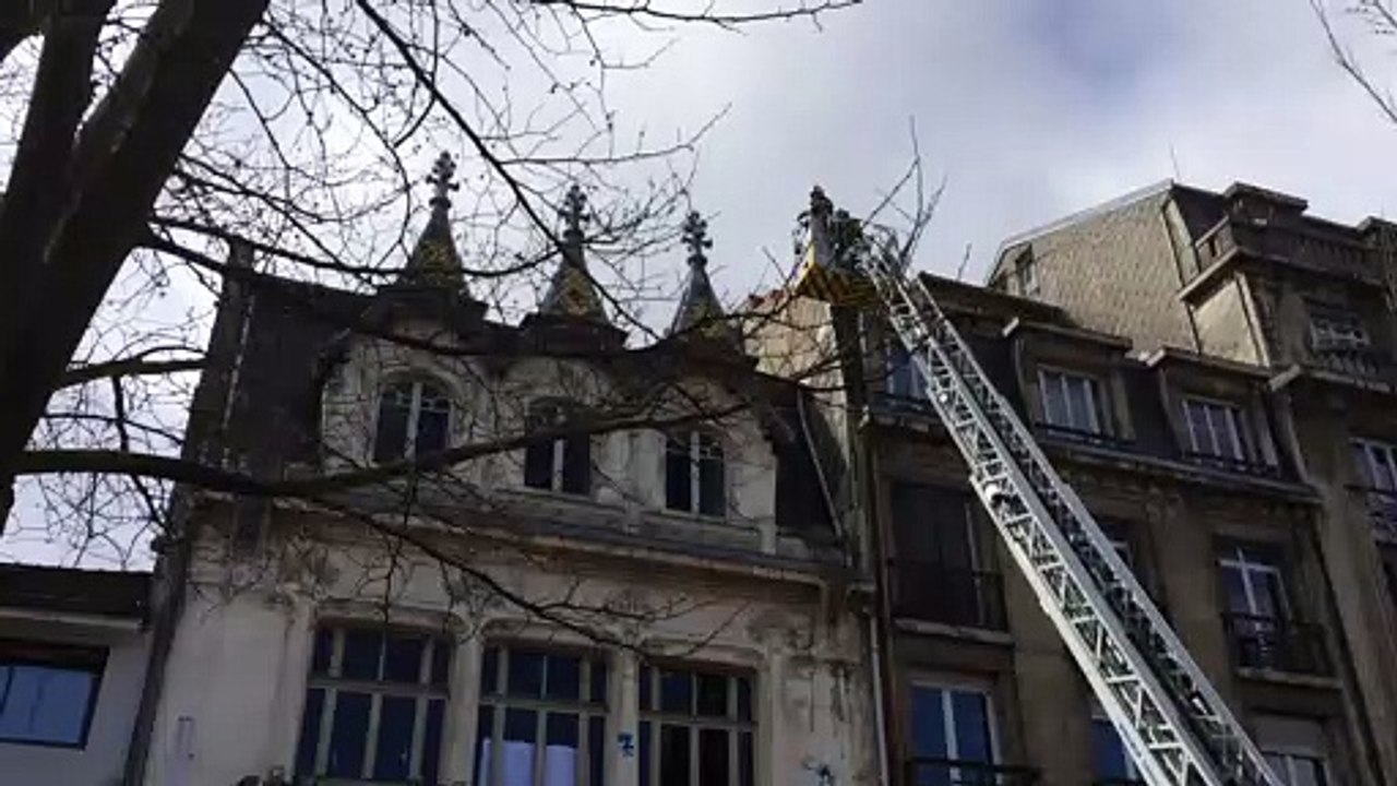 La cheminée de Toto menace de s'effondrer