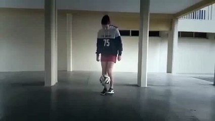 Vidéo marrante - Filles avec des compétences de football _ nouveau 2019