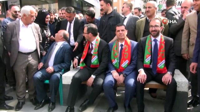 Spor Bakanı Kasapoğlu: “Sizlere harcaması gereken, yatırması gereken imkanları Kandil’e, dağa yatıranların 31 Mart’ta sizden gerekli cevabı, kırmızı kartı mutlaka görmeliler”