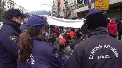 Yunanistan'da Mültecilerin Evsiz Kalma Endişesi - Atina