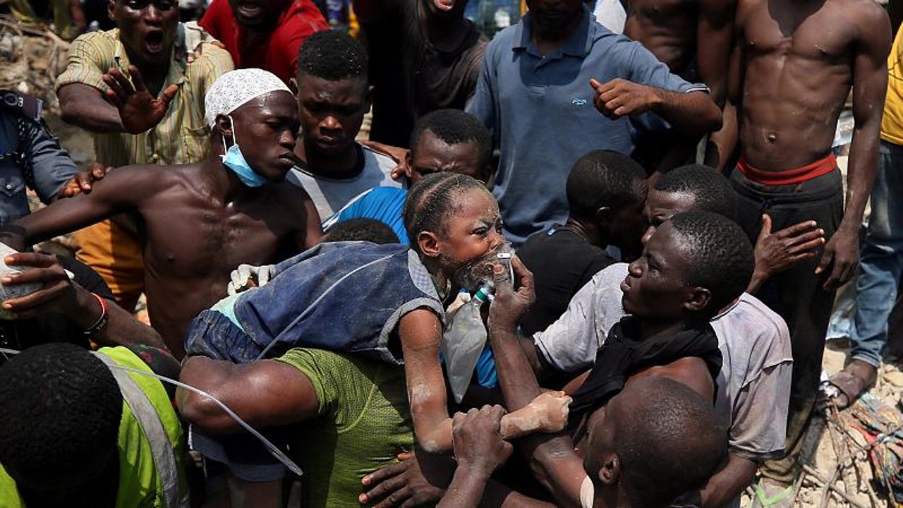 Nigeria: crolla scuola elementare, bambini sotto le macerie