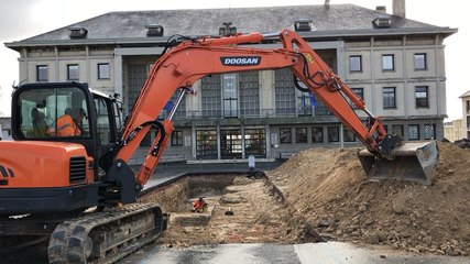 Les fouilles préventives se poursuivent au pied de l’hôtel de ville