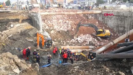 İzmir'de Metro Yer Altı Park İstasyonu İnşaatında Göçük