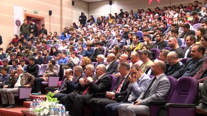 Olimpiyat şampiyonu Demir, sahnede sunucunun parmağını ısırdı