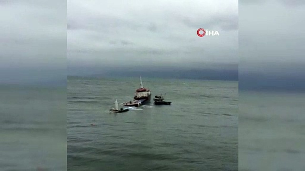 Balıkesir Marmara Adası açıklarında kuru yük gemisi battı