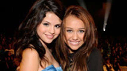 Selena Gomez Reacts to Miley Cyrus' '7 Things' Throwback | Billboard News