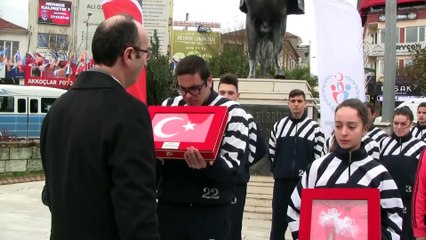 Çanakkale'den alınan emanetler Bursalı atletlere teslim edildi - BURSA