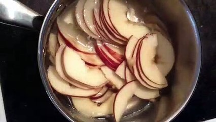 Jabłkowe różyczki  z ciasta francuskiego -  Apple roses