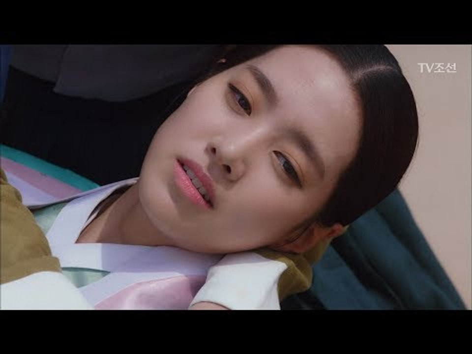 쓰러진 진세연 앞에 나타난 남자를 휘로 착각하는데... [대군 – 사랑을 그리다 12...